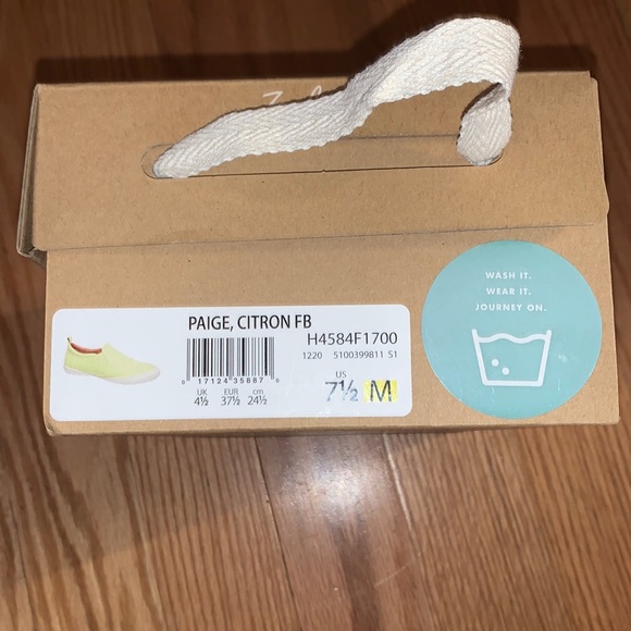 Zodiac Paige Slip-On Sneakers in Citron 7.5 M - Picture 4 of 5